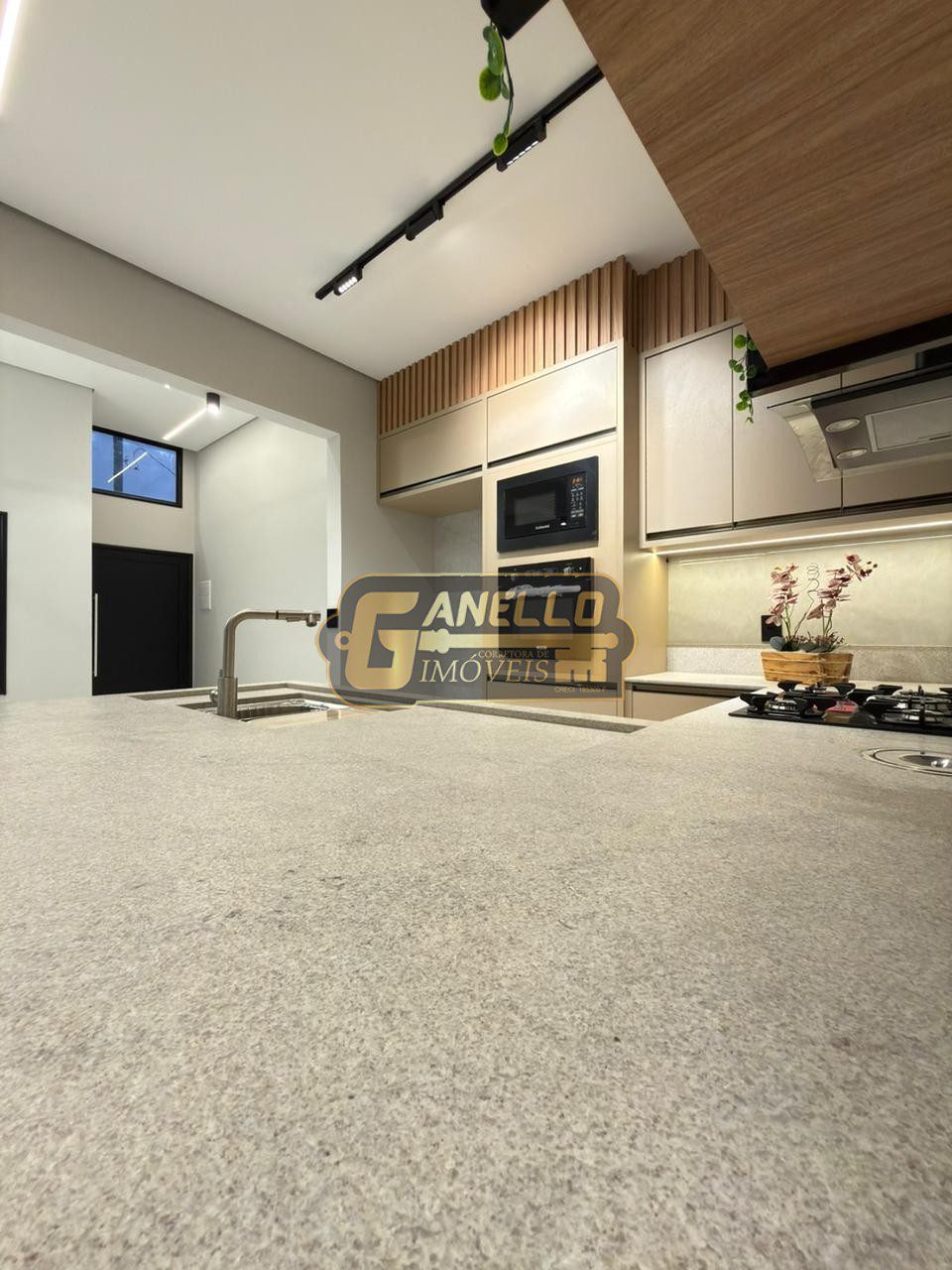 WhatsApp Image 2025-11-04 at 19.37.39 (1)